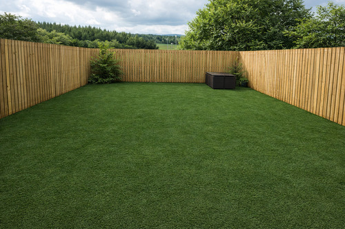 backgarden-with-new-turf-and-wooden-fencing